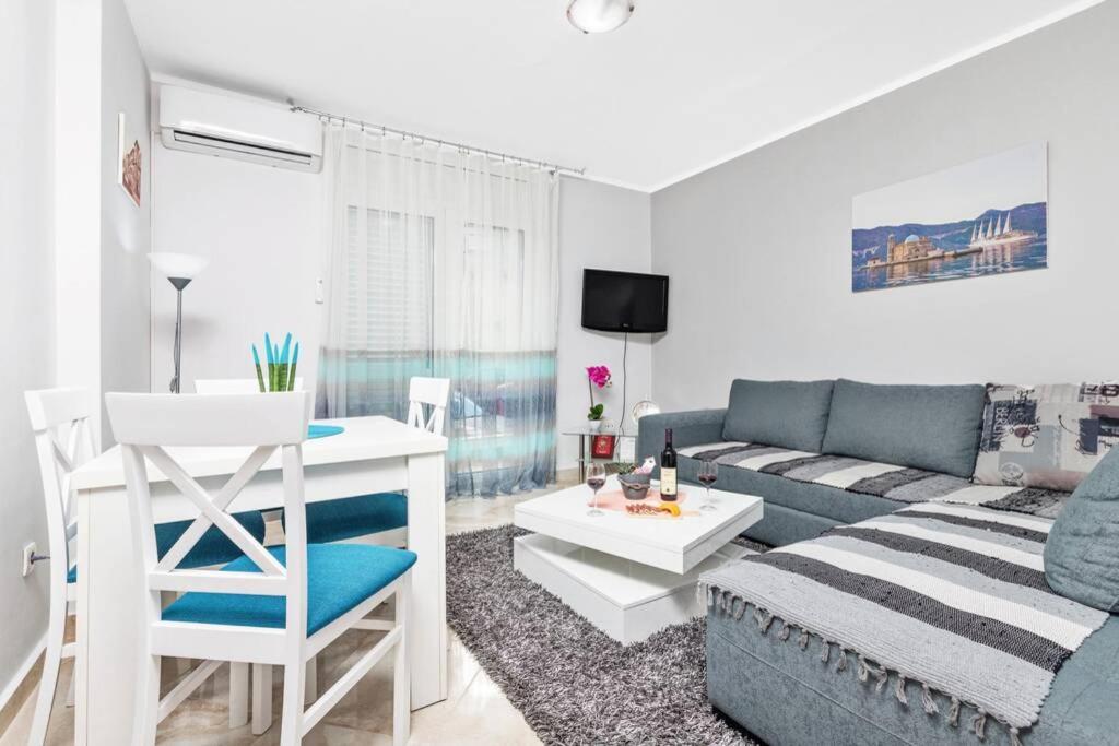 Apartment Milos Котор Екстер'єр фото