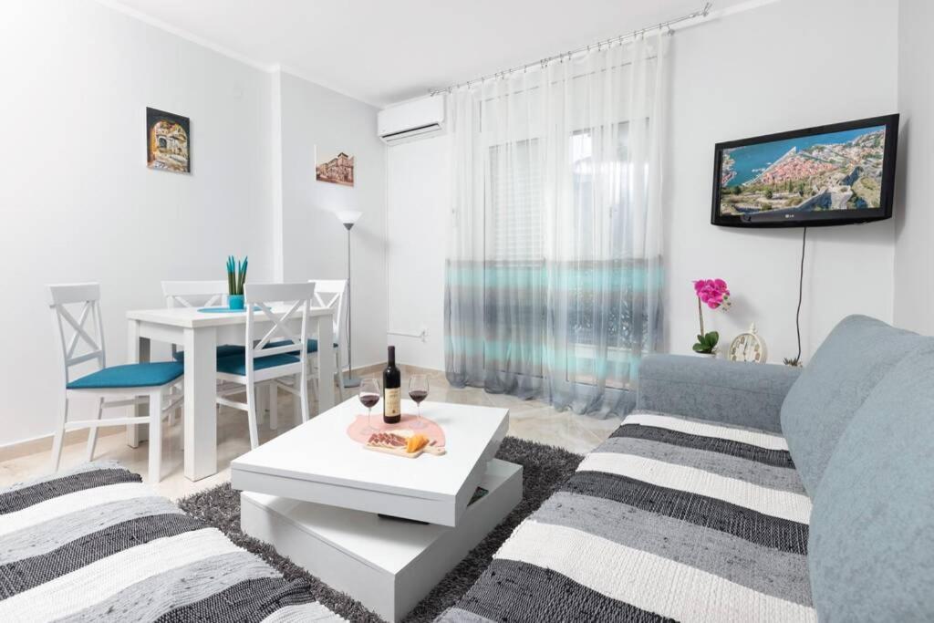 Apartment Milos Котор Екстер'єр фото