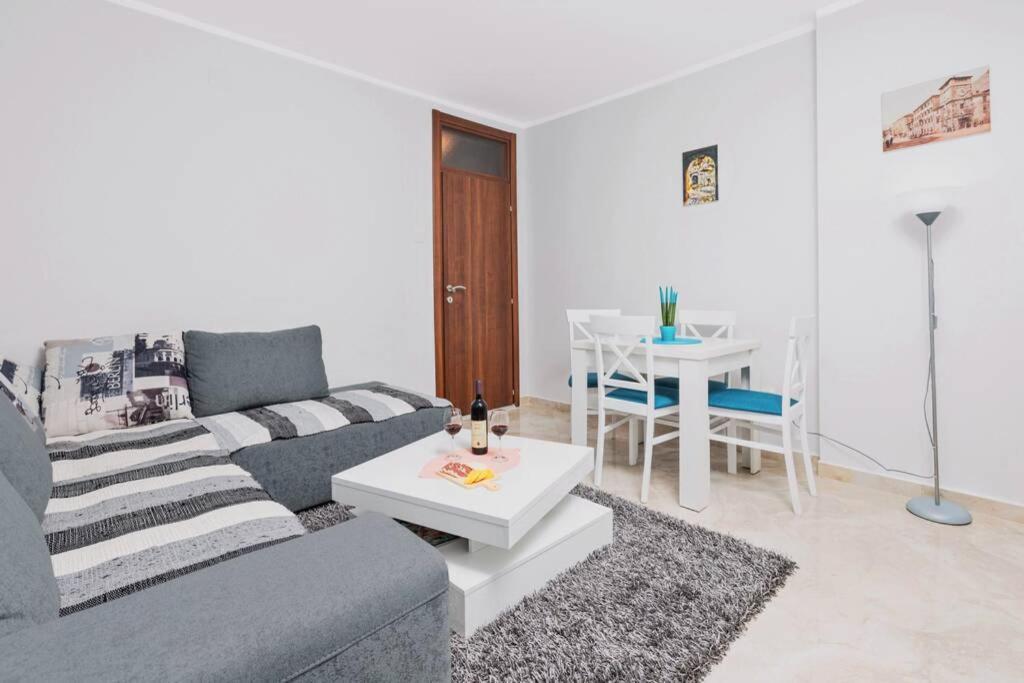Apartment Milos Котор Екстер'єр фото