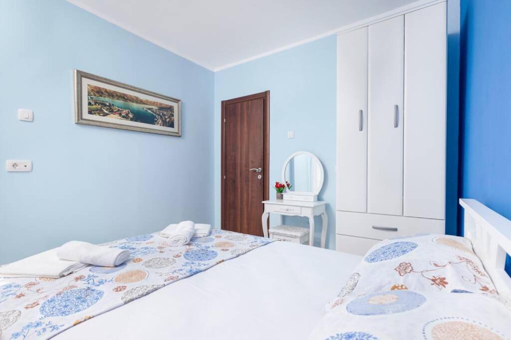 Apartment Milos Котор Екстер'єр фото